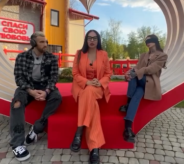 Светлана Прель упорно помогает Безверховой и Григорьеву понять друг друга Светлана Прель упорно помогает Безверховой и Григорьеву понять друг друга