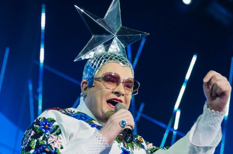 Включи песню здесь