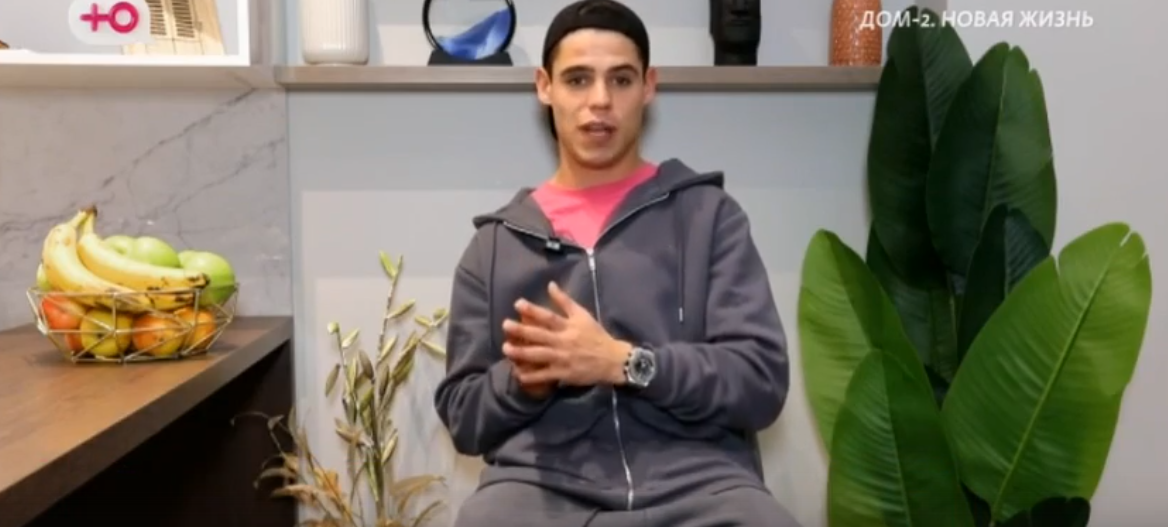 Максим Зарахович добрался до китайского мануального терапевта