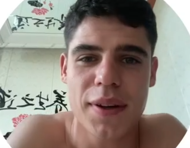 Максим Зарахович добрался до китайского мануального терапевта Максим Зарахович добрался до китайского мануального терапевта