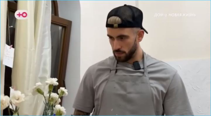 Игорь Григорьев с трудом сдерживается, когда Квашникова вспоминает его бывших девушек Игорь Григорьев с трудом сдерживается, когда Квашникова вспоминает его бывших девушек