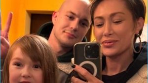 как Алена Ашмарина с дочкой Алисой рады приездам Ильи Григоренко