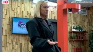 как Элина Рахимова рвется в певицы и довольна уходящим годом