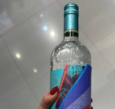 Клавдия Безверхова везёт Хорошеву подарочек из Дубая