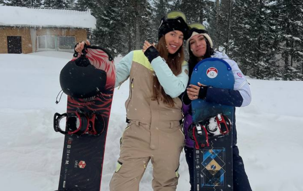 Елизавета Полыгалова отдала свою собаку подписчице Елизавета Полыгалова отдала свою собаку подписчице