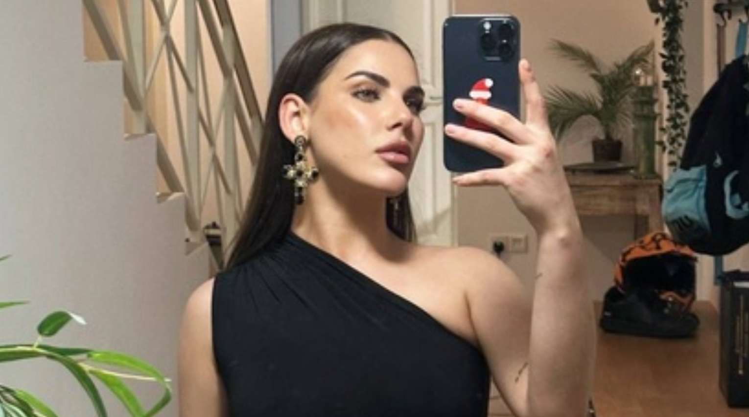 Алёна Опенченко ещё не определилась, кем будет работать в Дубае Алёна Опенченко ещё не определилась, кем будет работать в Дубае