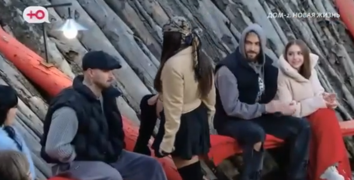 Евгения Дорожкина будет смотреть на голых мужчин, если Хорошев перестанет с ней ночевать Евгения Дорожкина будет смотреть на голых мужчин, если Хорошев перестанет с ней ночевать