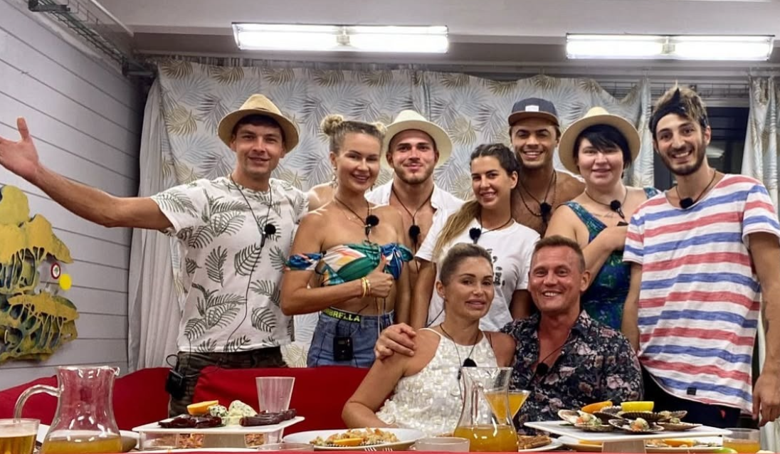 Все пары с Сейшел распались - сообщает Ангелина Монах, которая развелась с Меньщиковым