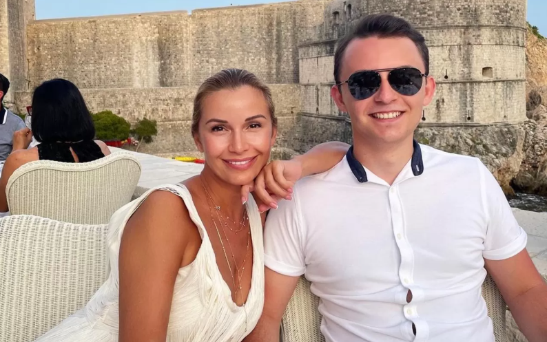 Ольга Орлова поздравила сына Артёма с днём рождения и вступила в перепалку с зрителями Дома 2