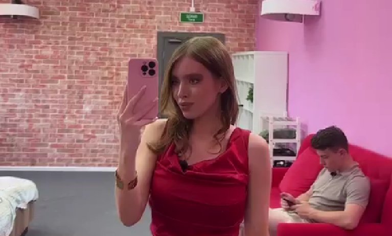 Лиза Субботина обманула руководство Дома 2?