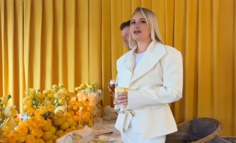 Елена Бушина побывала на свадьбе Владимира Преснякова Елена Бушина побывала на свадьбе Владимира Преснякова