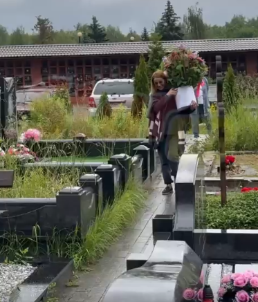 Ольга Орлова после девичника Бородиной прилетела на панихиду по Жанне Фриске