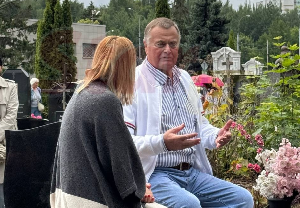 Ольга Орлова после девичника Бородиной прилетела на панихиду по Жанне Фриске Ольга Орлова после девичника Бородиной прилетела на панихиду по Жанне Фриске