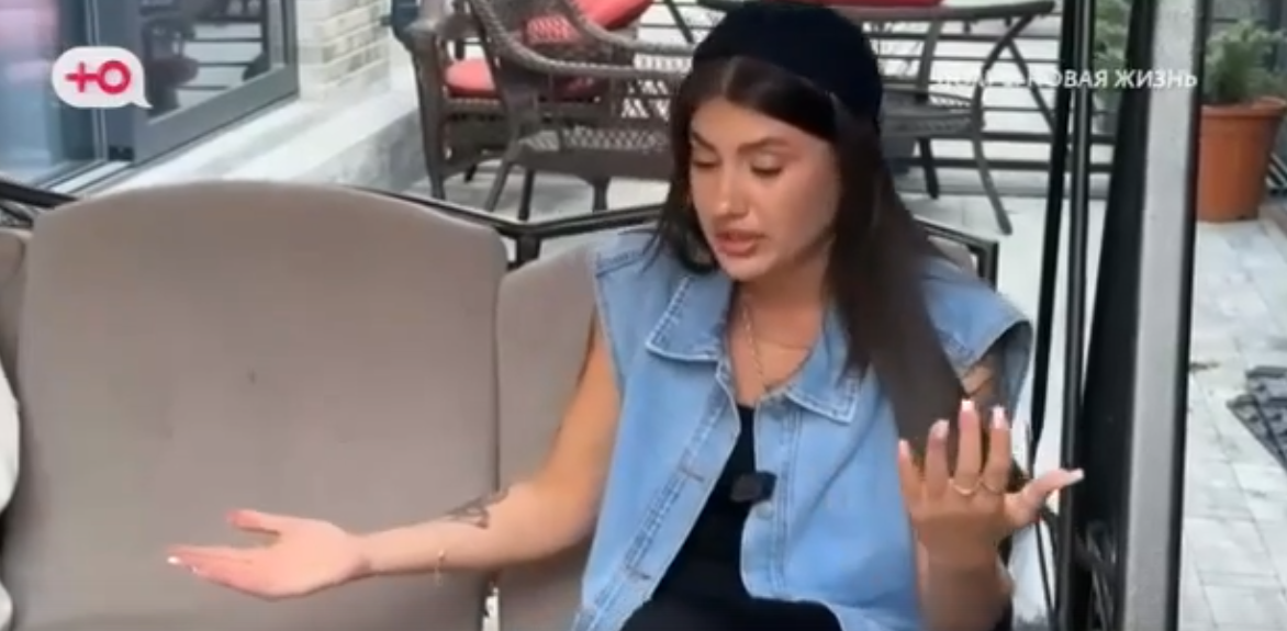 Сергей Хорошев упал в воду, развлекая Мысикову