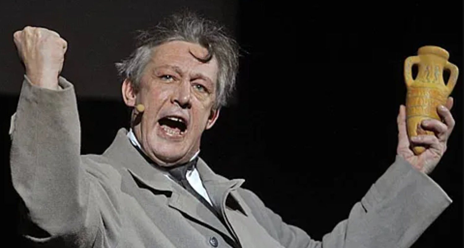 Ксения Собчак рассказала о сотрудничестве Михаила Ефремова и Никиты Михалкова Ксения Собчак рассказала о сотрудничестве Михаила Ефремова и Никиты Михалкова