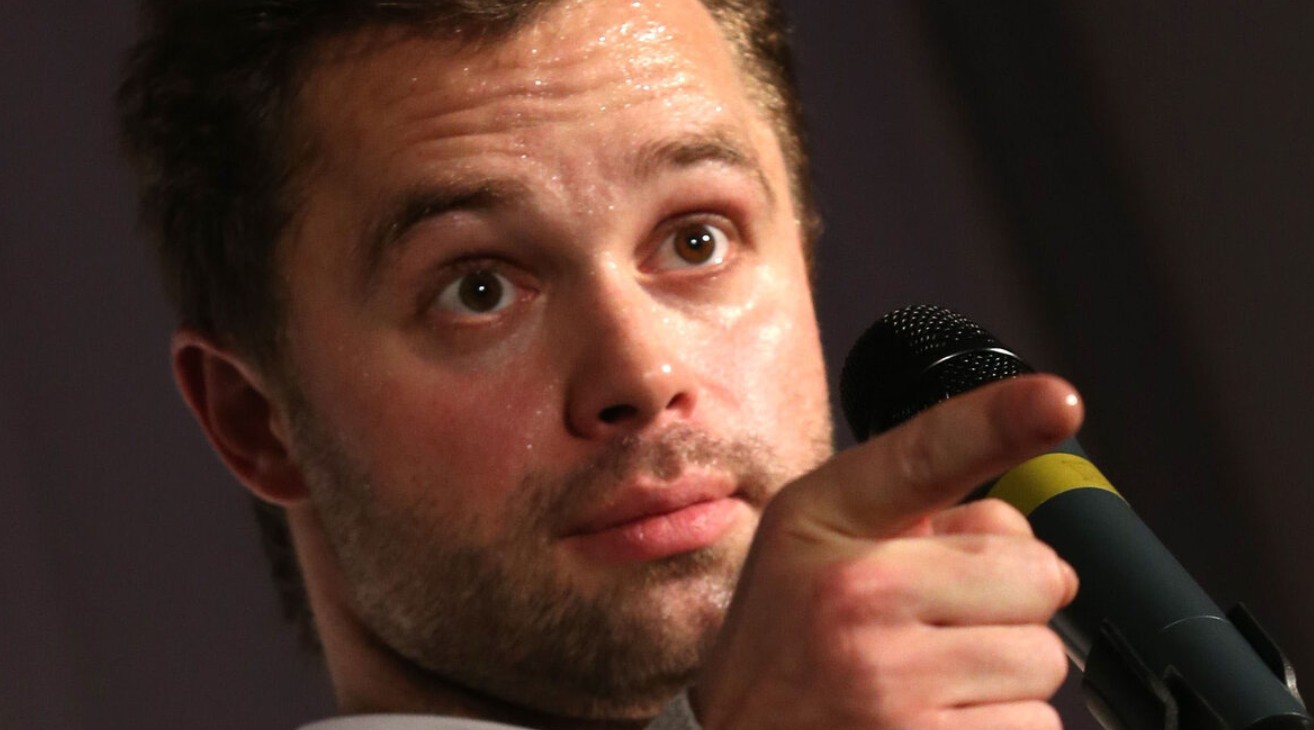 Виталий Гогунский продолжает оправдываться перед женщинами Виталий Гогунский продолжает оправдываться перед женщинами