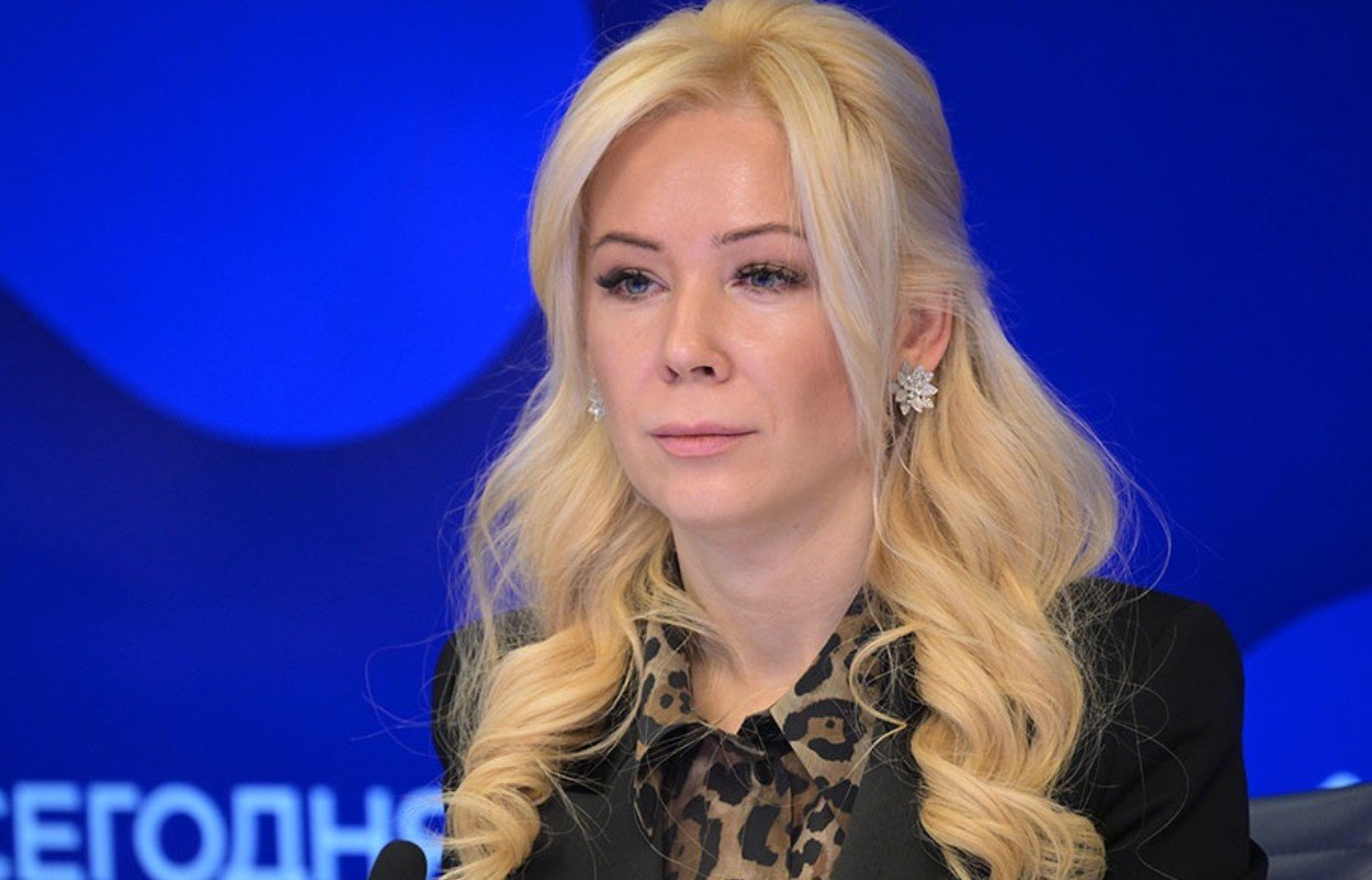 Екатерина Мизулина пожаловалась на преследование их с SHAMANом пары