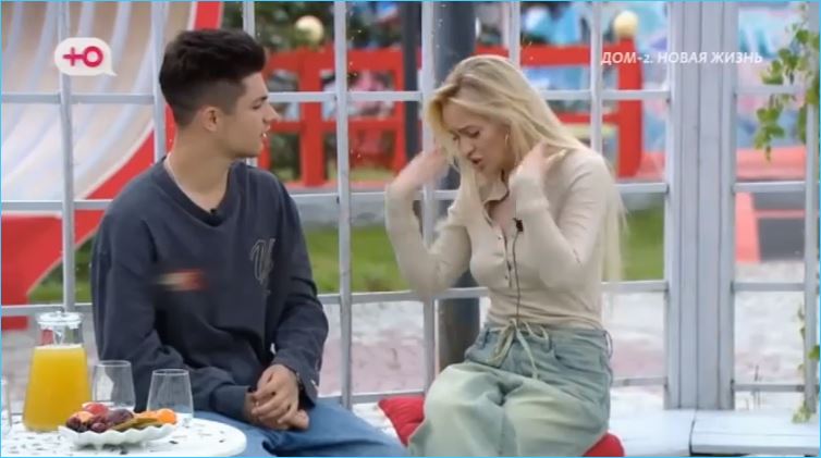 Получила ли Рахимова по лицу от Никиты Гуранды, спорят зрители Дома 2