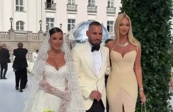 Виктория Лопырёва посмеялась над видео со свадьбы Ксении Бородиной Виктория Лопырёва посмеялась над видео со свадьбы Ксении Бородиной