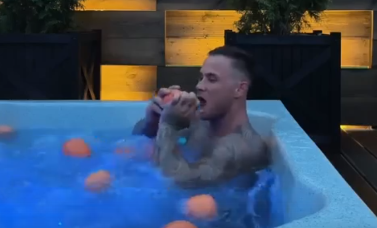 Катя Скалон устроила фотосессию с Андреем Пытляком