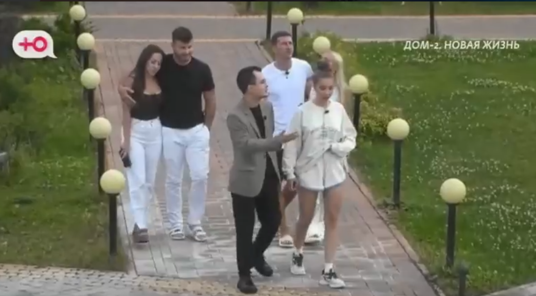 Антон Беккужев напомнил Квашниковой, что одиночки не живут в комнатах