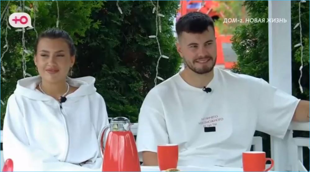Виктория Салибекова с мамой следят за похождениями Кати Мысиковой