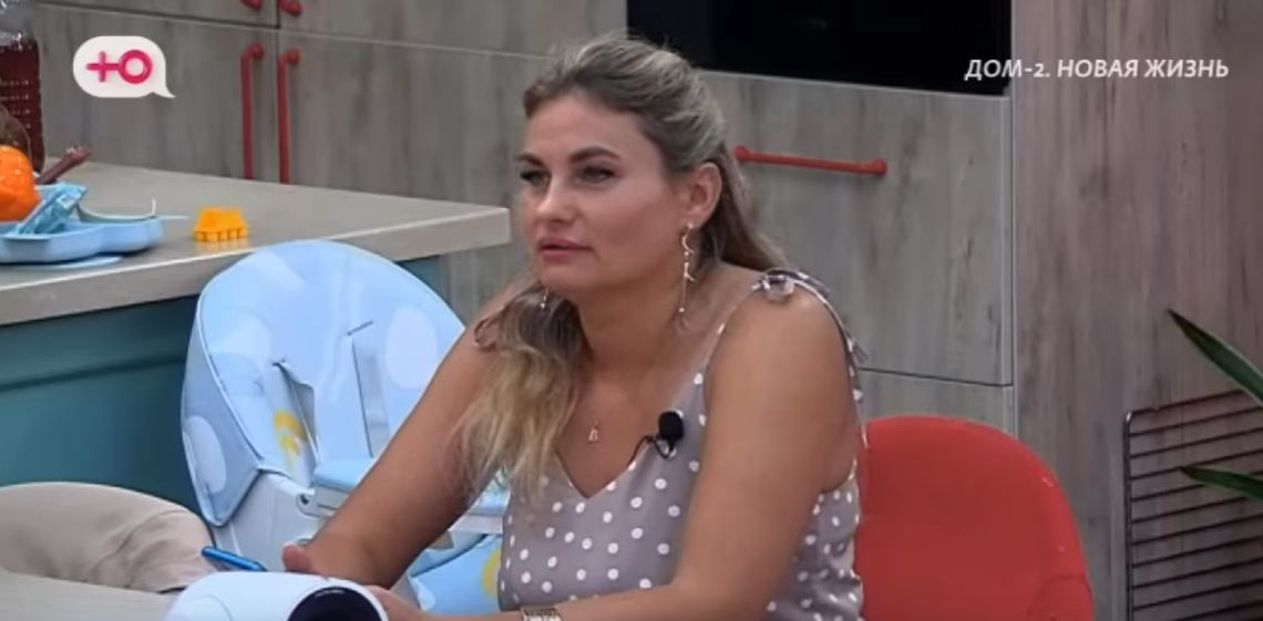 Луковкин провел расследование, чья помада на его футболке