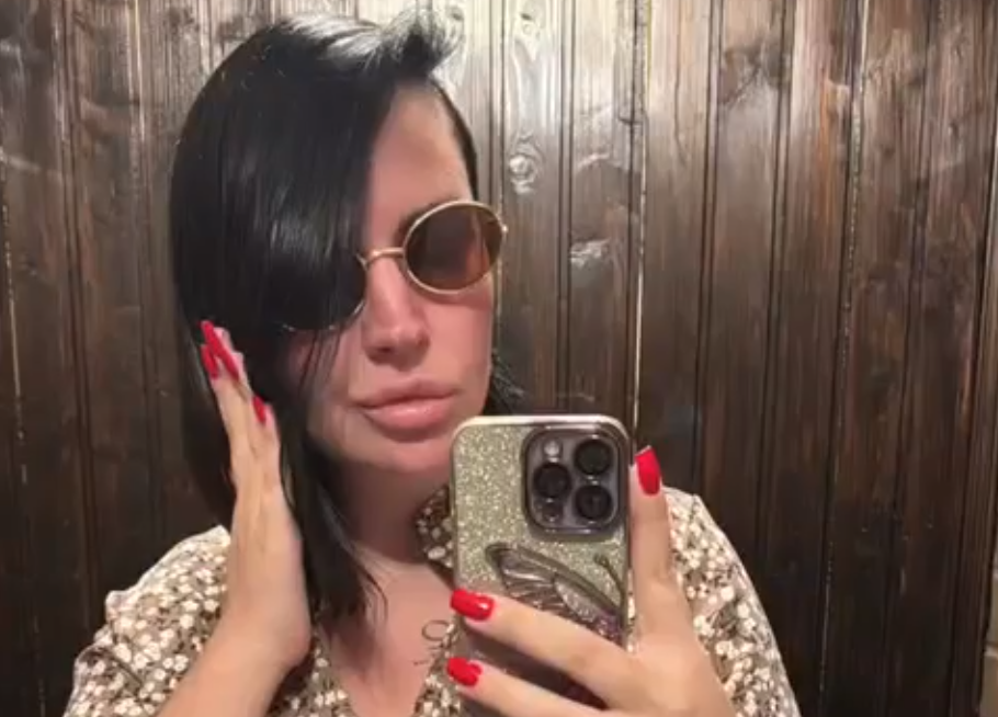 Саша Черно возмущена тем, что Оганесян ходит в женском парике Саша Черно возмущена тем, что Оганесян ходит в женском парике