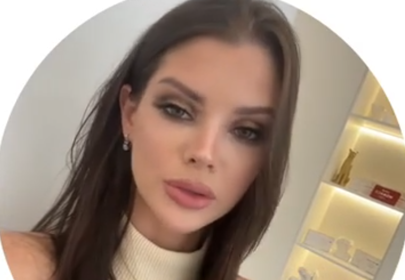 Анна Самонина увеличила ягодицы Анна Самонина увеличила ягодицы