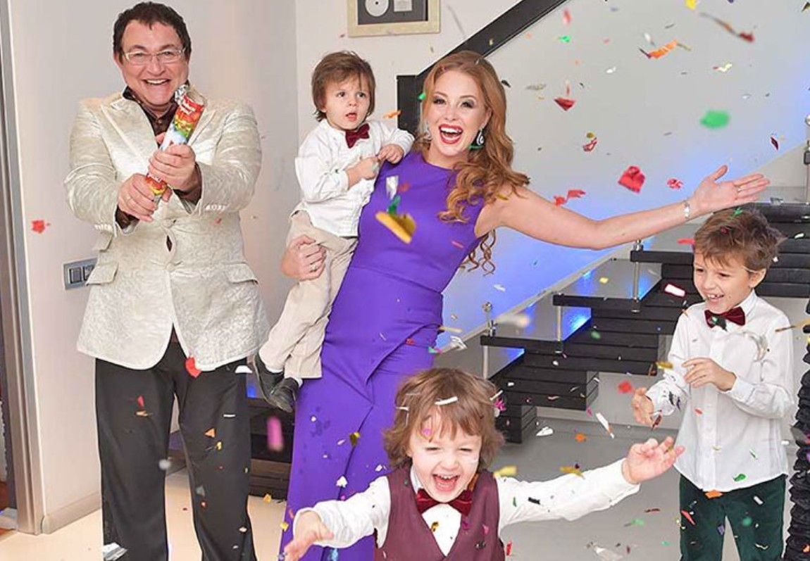 Дмитрию Диброву посоветовали сдать тест на отцовство Дмитрию Диброву посоветовали сдать тест на отцовство