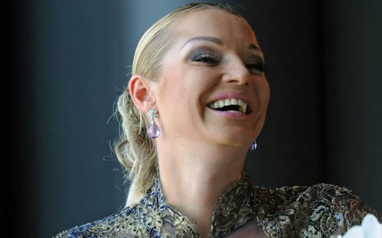 Анастасия Волочкова выступила против запрета мата в социальных сетях