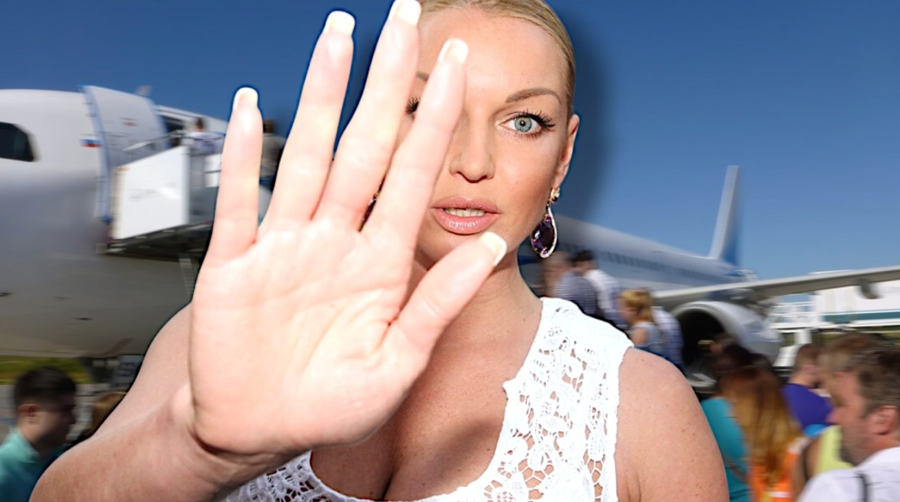 Анастасия Волочкова прокомментировала поведение на борту самолета