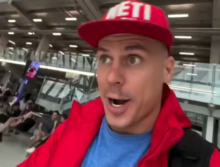 Иван Барзиков прилетел во Вьетнам, пока Бухынбалтэ мечтает о Бали