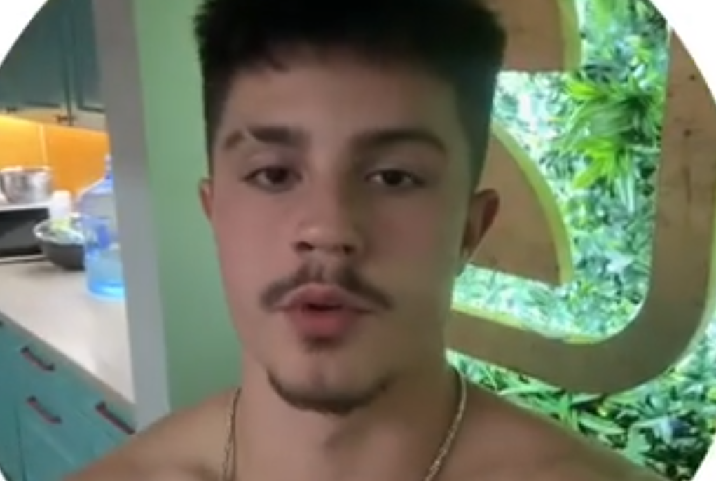 О заболевшем Никите Гуранде заботится Настя Филиппова О заболевшем Никите Гуранде заботится Настя Филиппова