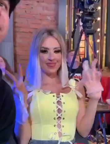 Кенели Сайкс пыталась устроить разборки с Марго на шоу "Вопрос ребром"