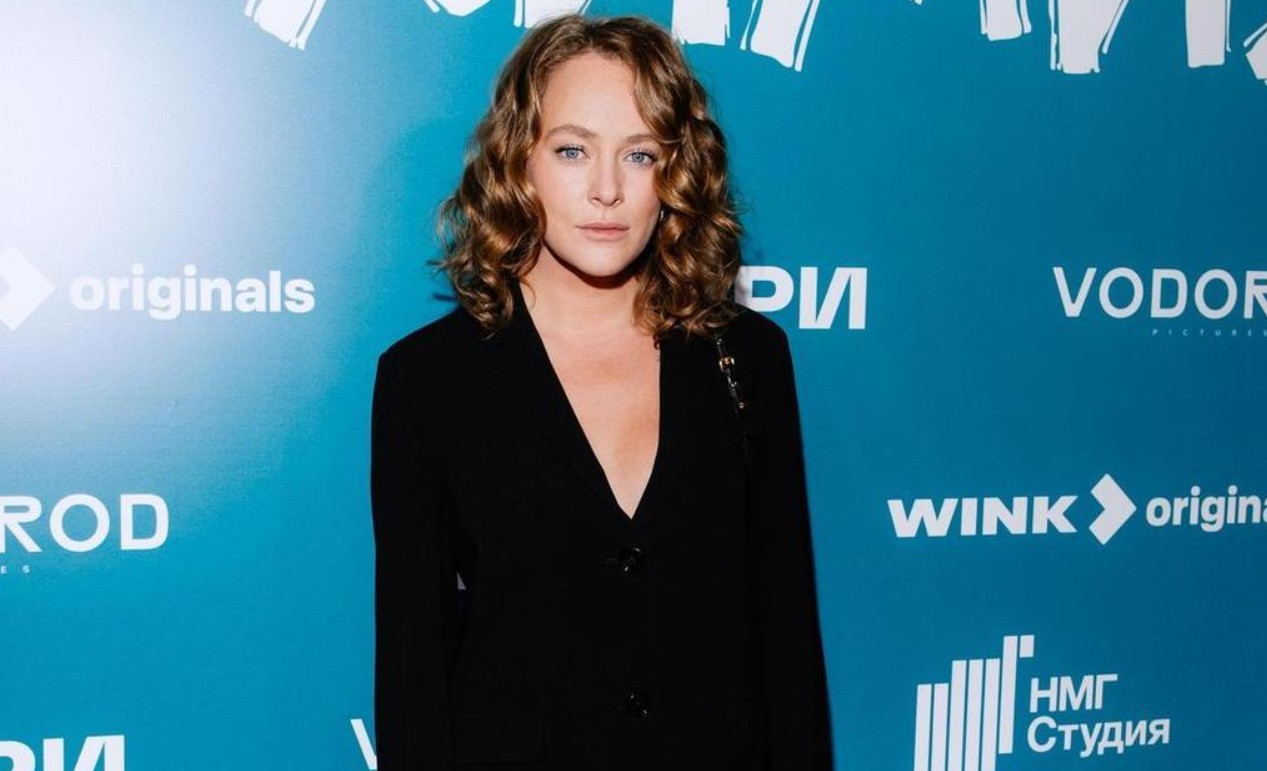 Аглаю Тарасову задержали с вейпом, в котором находились запрещённые вещества