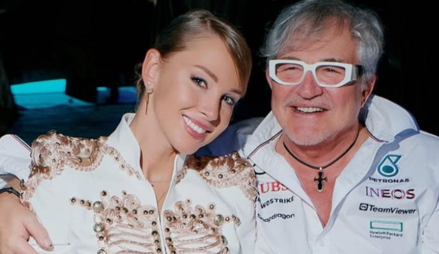 Полина и Дмитрий Дибров вместе побывали на школьной линейке сыновей