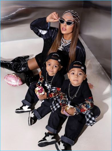 День рождения детей стал еще одной причиной стычки Мондезира и Юлии Ефременковой День рождения детей стал еще одной причиной стычки Мондезира и Юлии Ефременковой