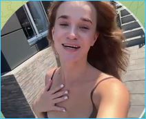 Яна Тырлышкина довольна отдыхом в Сочи, наслаждаясь морем и Данко