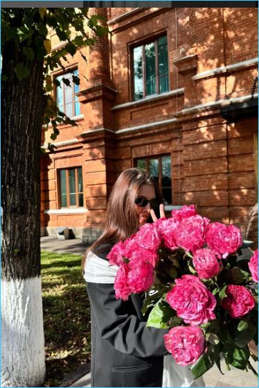 Анна Мадан празднует 30 лет в отсутствие Максима Моргенштерна