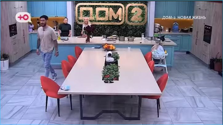 Визит Алены Опенченко «спалил» присутствие дисквалифицированной Вероники Гракович на поляне Дома 2 Визит Алены Опенченко «спалил» присутствие дисквалифицированной Вероники Гракович на поляне Дома 2