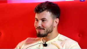 как Сергей Хорошев требует у жены исключительного внимания, что её раздражает