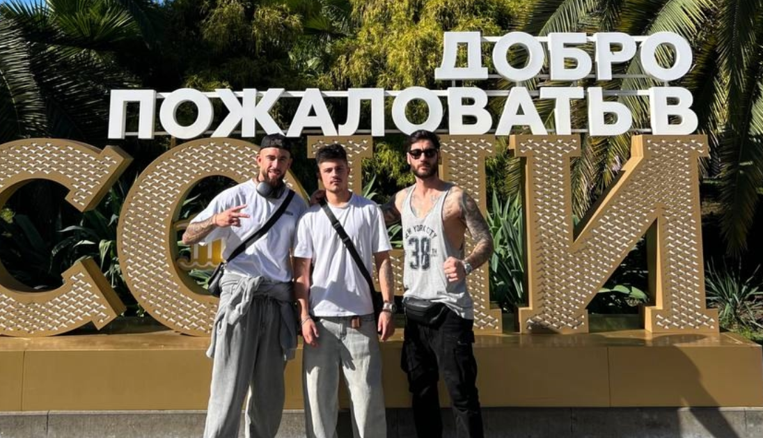 Сергей Хорошев застрял на сутки в поезде, пока остальные командированные развлекаются