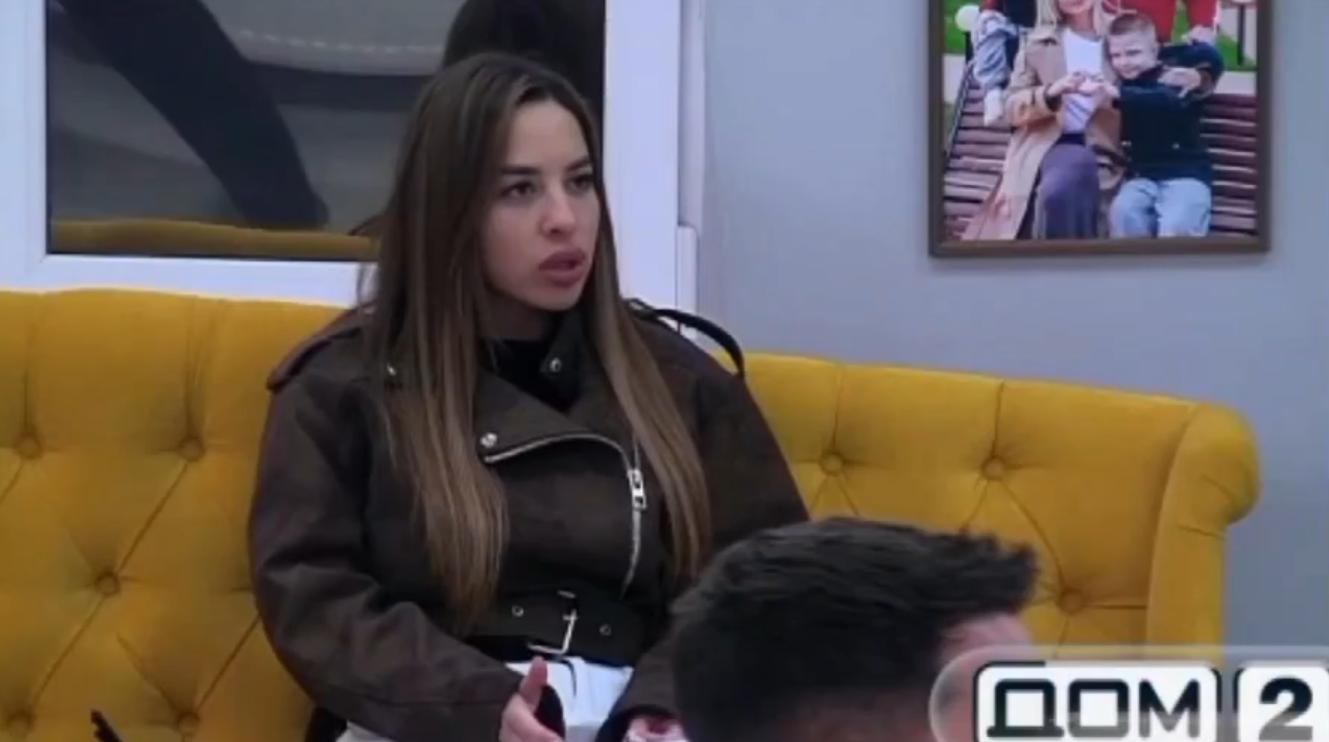 Хорошев подозревает, что жена Евгения без него загуляет с Луковкиным Хорошев подозревает, что жена Евгения без него загуляет с Луковкиным