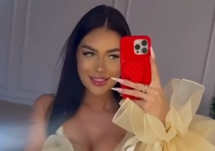 Екатерина Скалон встретила 28 лет с Безусом в ресторане Екатерина Скалон встретила 28 лет с Безусом в ресторане