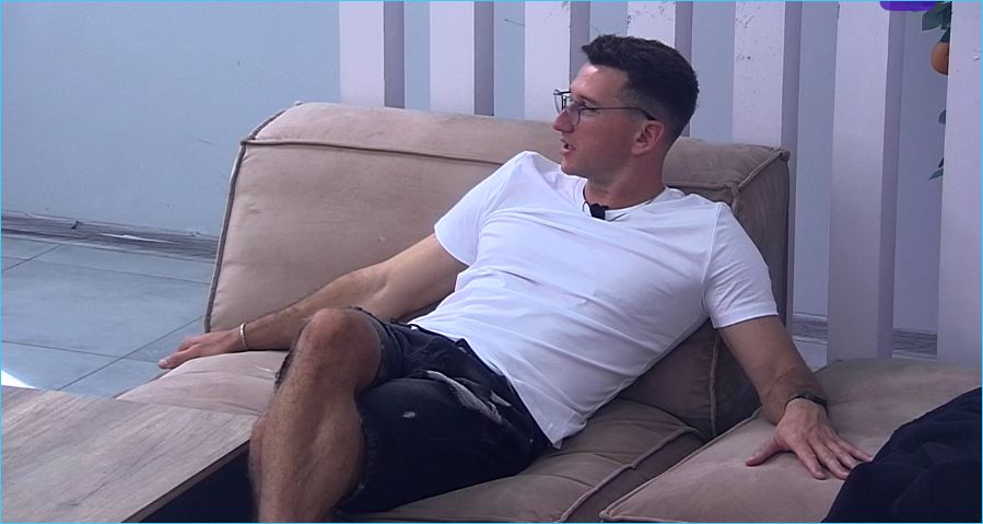 Дмитрий Луковкин начинает опасаться истерик Насти Филипповой Дмитрий Луковкин начинает опасаться истерик Насти Филипповой