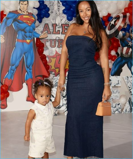 Мэри Кулешова рада побывать с дочкой на дне рождения сына Кати Жужи