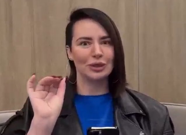 Саша Черно ввязалась в борьбу с хейтерами и нашла на них управу Саша Черно ввязалась в борьбу с хейтерами и нашла на них управу