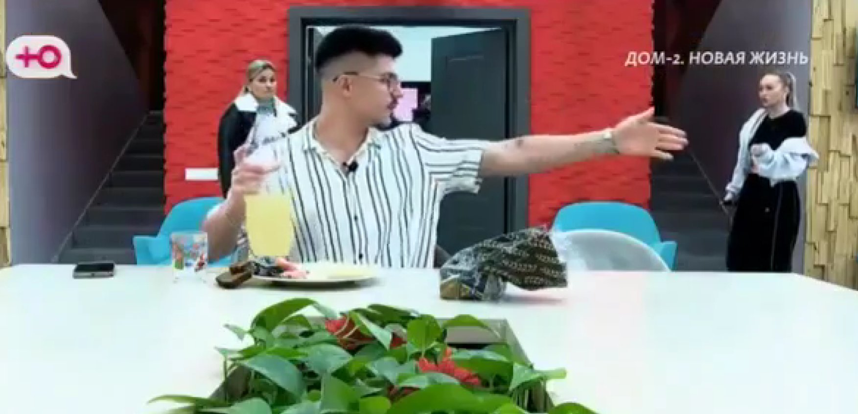 Элина Рахимова спасает Никиту Гуранду, который катится на дно