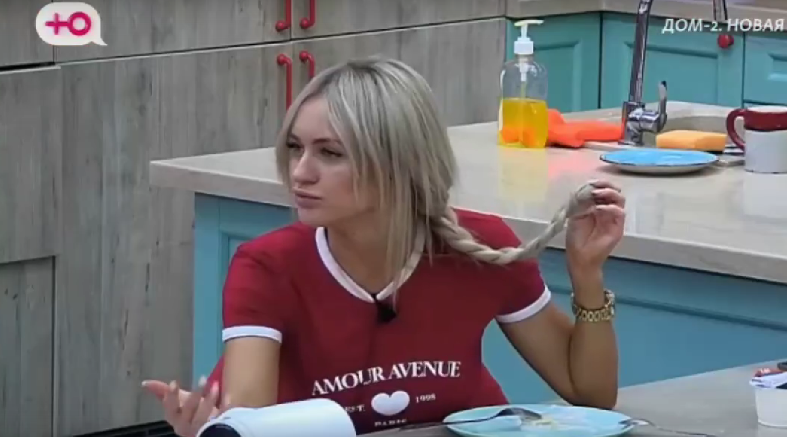 Никита Гуранда решил подарить Рахимовой на 30-летие операцию по увеличению груди